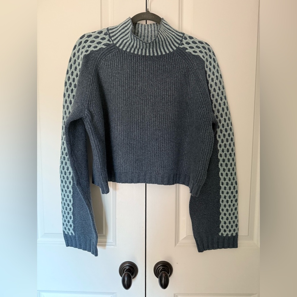 Crop sweater